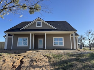 401 8th St, Hico, TX 76457