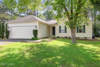 130 Woodgreen Ln, Aberdeen, NC 28315