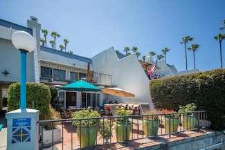 37 Antigua Ct, Coronado, CA 92118