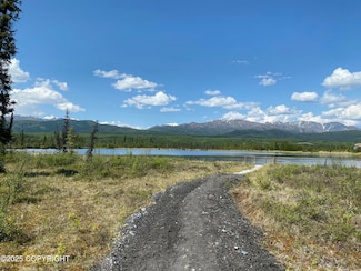 9000 Mile 4 Rd, Slana, AK 99586