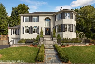65 Griswold Ct, Staten Island, NY 10301