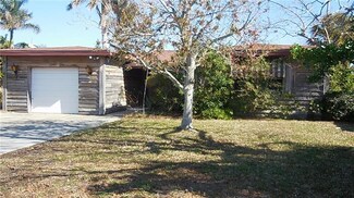16009 5th St E, Redington Beach, FL 33708
