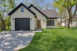 1313 Franklin St, Bonham, TX 75418