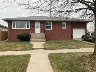 2213 Lake Ave, Whiting, IN 46394