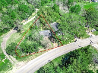 1926 W Sealy St, Alvin, TX 77511