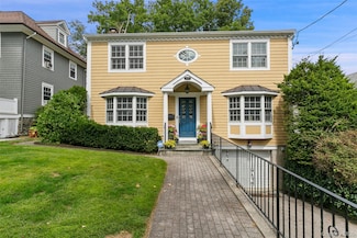 424 Warren Ave, Mamaroneck, NY 10543