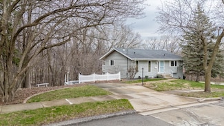 444 Glenview Ave, Combined Locks, WI 54113