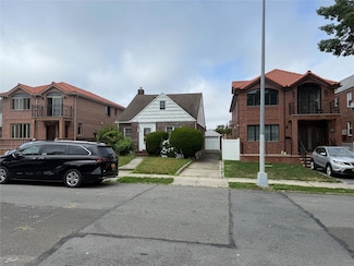 35-16 203rd St, Flushing, NY 11361