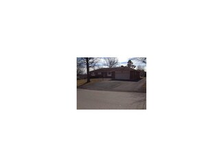 12903 Colonel Dr, Sugar Creek, MO 64050