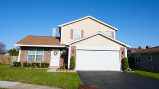 372 Laguna Ct, Carol Stream, IL 60188