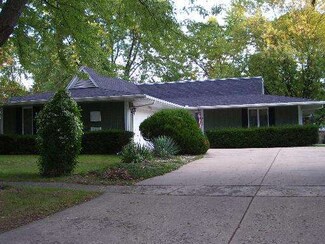 17 Crofton Rd, Oswego, IL 60543