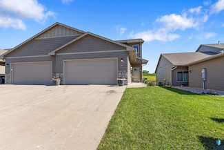 7416 E 45th St, Sioux Falls, SD 57110