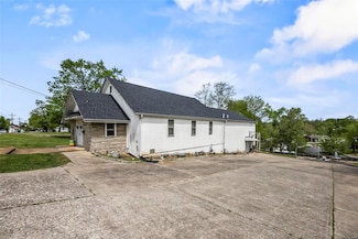 1034 Old Cape Rd, Jackson, MO 63755