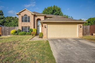 737 Black Walnut Dr, Lake Dallas, TX 75065