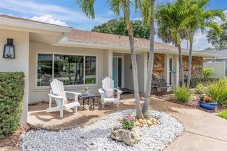 14475 Bay Hills Dr, Largo, FL 33774