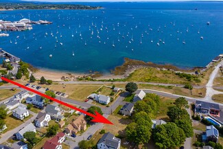 77 Crescent St, Rockland, ME 04841