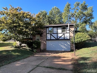 1378 Frost Wood Trail Ln, Fenton, MO 63026