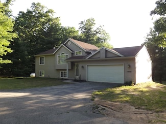 23501 W Almy Rd, Howard City, MI 49329