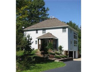 7867 Burr Rd, Colden, NY 14033