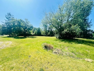 750 Polfus Dr, Benton Harbor, MI 49022