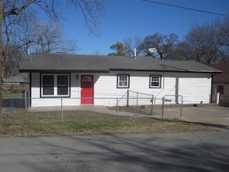 921 Baker St, Denison, TX 75020