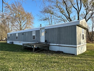 4454 E 300th Rd, Casey, IL 62420