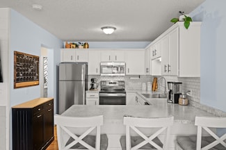 1324 Pembrooke Ln, Waconia, MN 55387