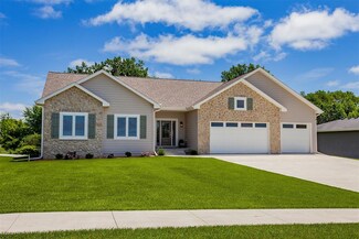 707 Meadow Pointe Ct, Alleman, IA 50007
