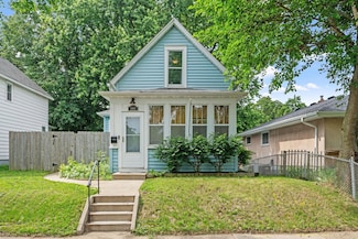 1104 Cook Ave E, Saint Paul, MN 55106