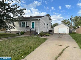 1521 Gray Dr, Hibbing, MN 55746