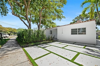 1420 SW 19th St, Miami, FL 33145