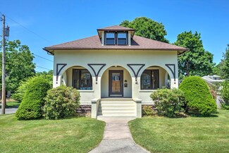 43 Amherst St, Holyoke, MA 01040