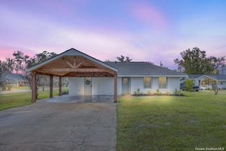 616 W Claude St, Lake Charles, LA 70605
