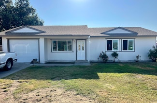 732 N Dwight Ave, Farmersville, CA 93223