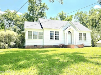 601 W Main St, Utica, MS 39175