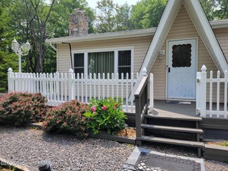 13 Pottery Path, Pocono Lake, PA 18347