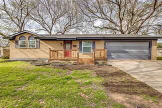 1209 Trailwood Dr, Hurst, TX 76053