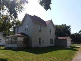 420 E Yerby St, Marshall, MO 65340