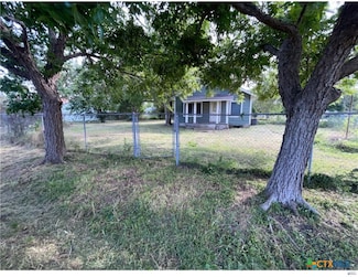 401 Arinosa St, Vanderbilt, TX 77991