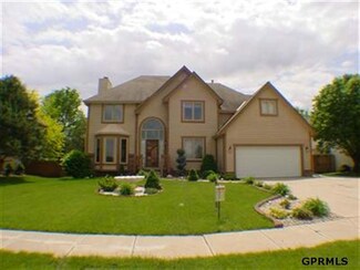 1103 Hickory Hill Rd, Papillion, NE 68046