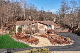 174 Conklintown Rd, Ringwood, NJ 07456