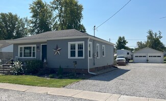 105 E Main St, New Market, IN 47965