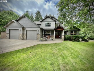 26065 Lake Trail Dr, Veneta, OR 97487