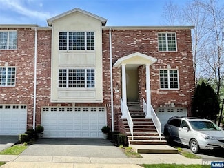 4 Skymark Ct Unit C004, Upper Saddle River, NJ 07458