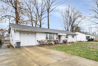 2047 Homewood Dr, Lorain, OH 44055