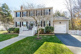 48 Woodcliff Rd, Holbrook, MA 02343
