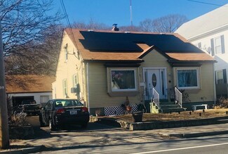 1083 Plainfield St, Johnston, RI 02919