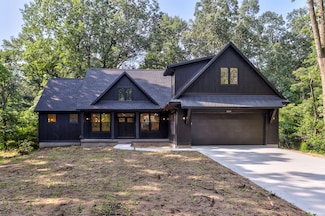 6264 Chippewa Ave, Saugatuck, MI 49453