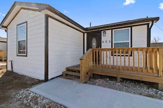 405 N Erskine St, Angleton, TX 77515