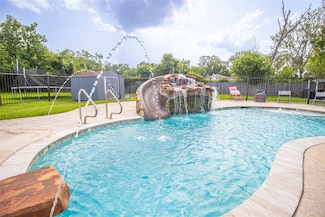 2415 W Cedar Bayou Lynchburg Rd, Baytown, TX 77521